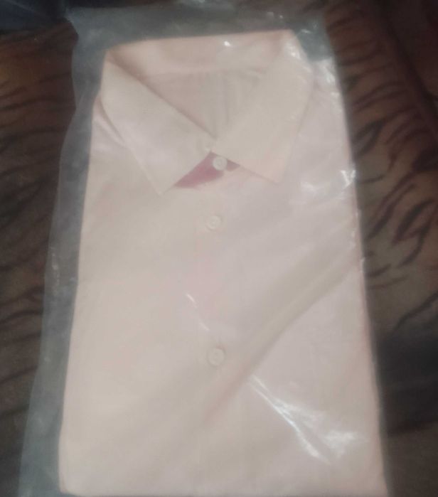 Продам чоловічу сорочку.