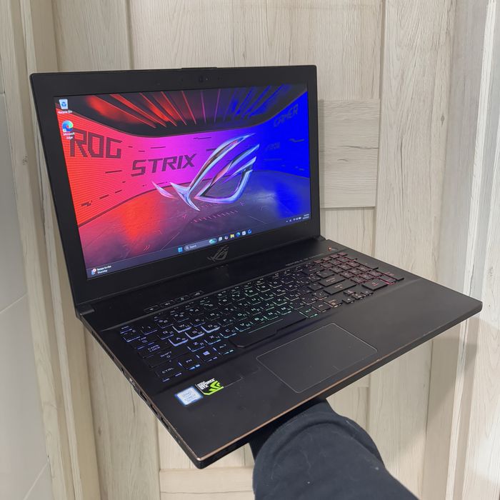 Asus Rog Strix Core i7, gtx 1060 6Gb, 16Gb