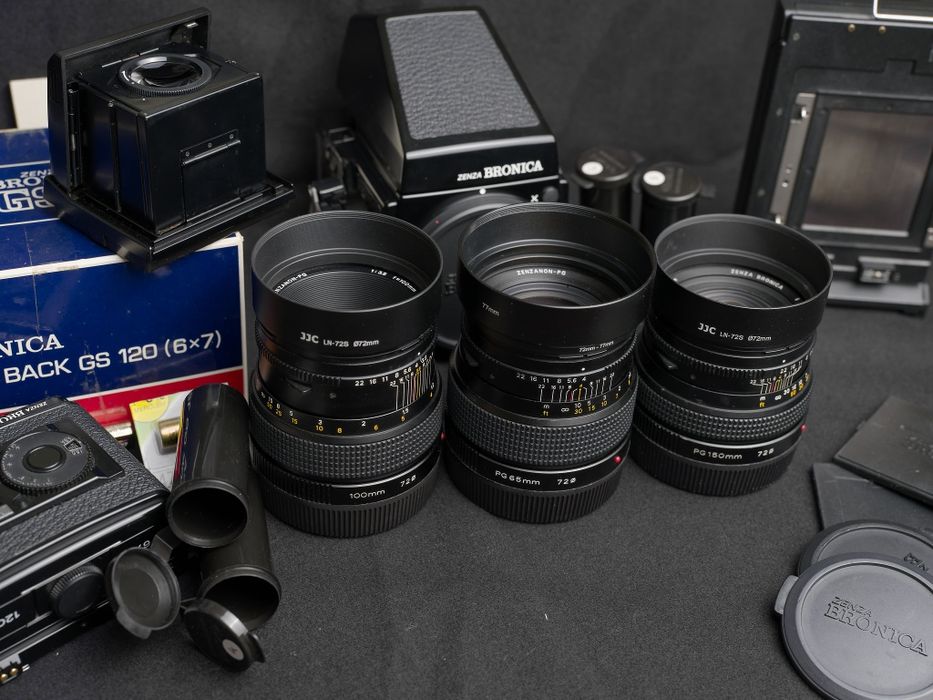 Câmara de médio formato Bronica GS-1 (6x7) com 3 Zenzanon PG