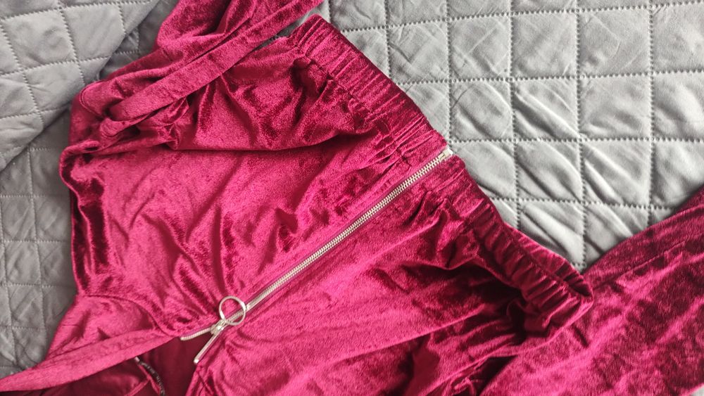 Krótka bluza z kapturem Shein S