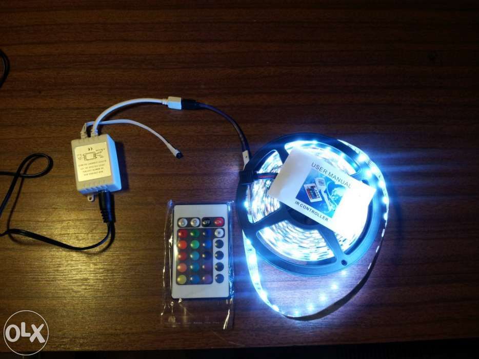 Fita 300 leds rgb com 5 metros, flexível + comando