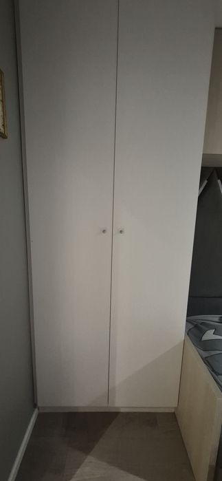 Szafa na wiszące ubrania