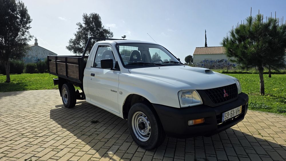 Mitsubishi L200 caixa aberta