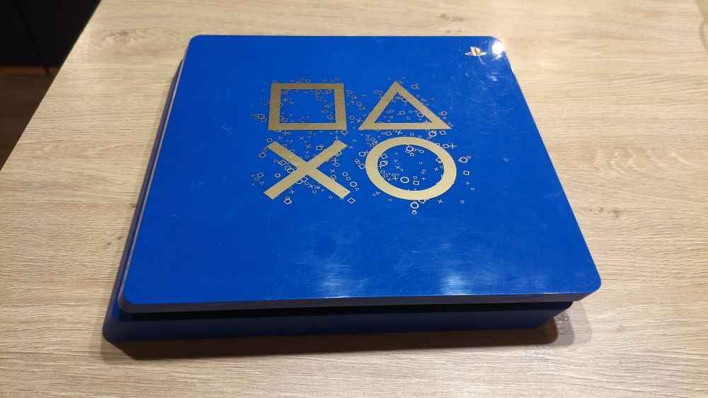 PlayStation 4 Slim 500GB - Days of Play Limited Edition