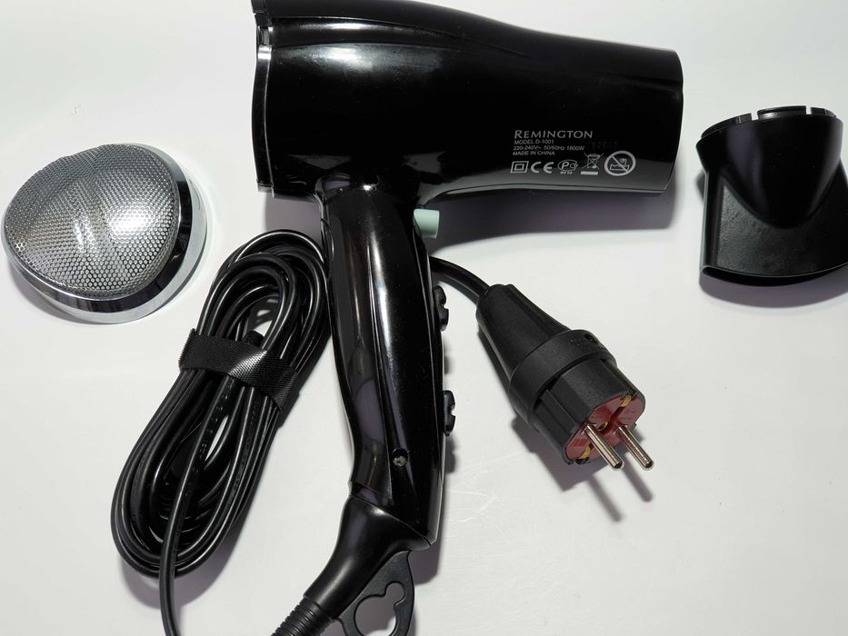 Фен Remington D1001   1800Вт колір чорний