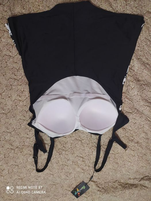 Новый купальник  цельный