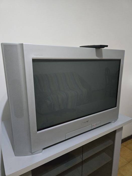 TV Sony grande para sala