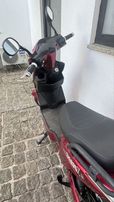 Scooter eletrica Demop