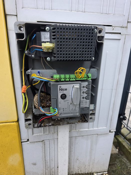 Brama przesuwna  na działkę