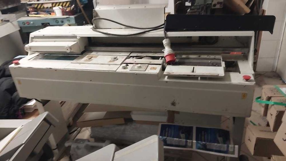 Oklejarka do książek od małych formatów do formatu A4 – produkcji GRAFOPAT