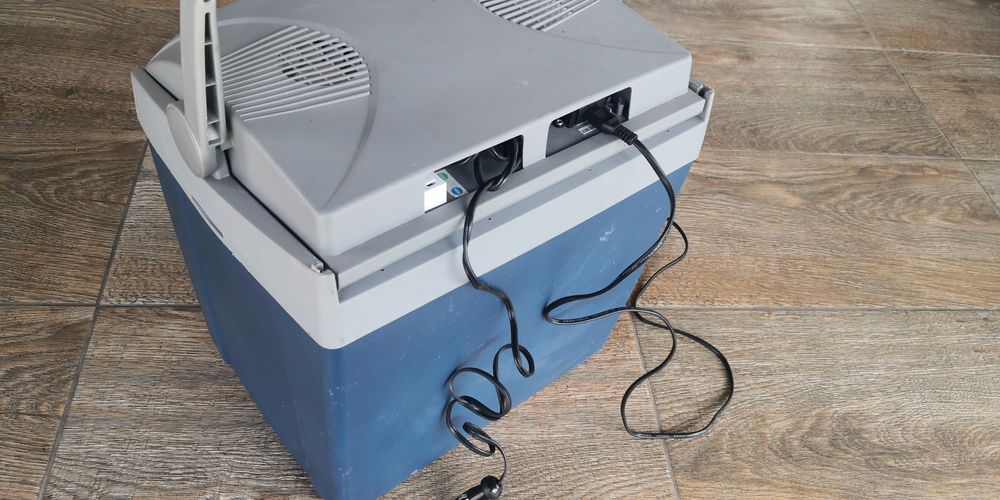 Lodówka turystyczna Mobicool 12v 230v ladna
