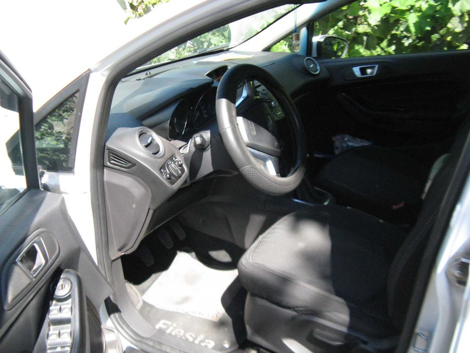 FORD FIESTA 2015 року