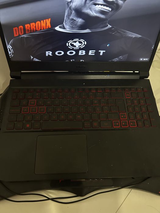 PC Gamer Portátil Acer Nitro 5 RTX 3060 16" 144 Hz SSD 512 GB + caixa + base de arrefecimento