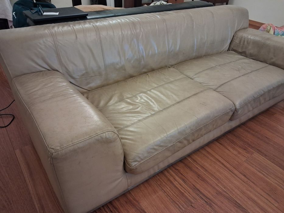 Sofá beje Ikea usado