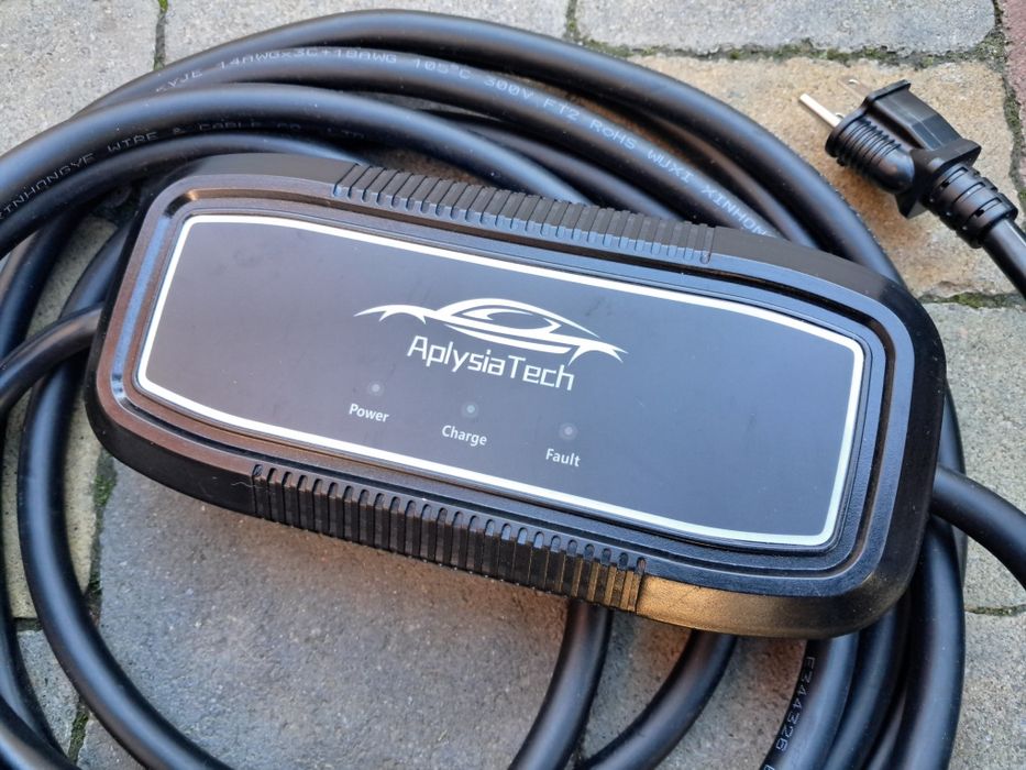 Зарядне до Tesla зарядний пристрій AplysiaTech 16A SAE J1772 тесла