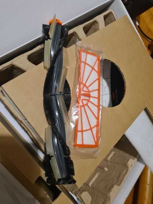 Robot odkurzający sprzątający Neato d3 connected