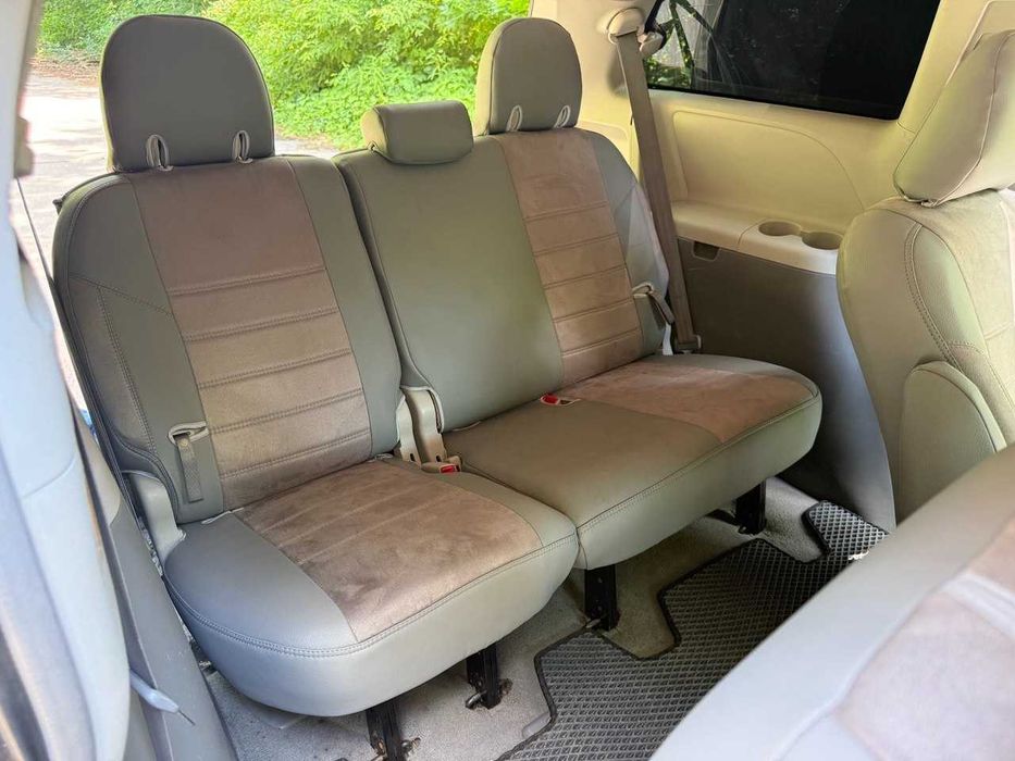 Toyota Sienna 2010 VIN 5TDKA3DC0BS003993 фото оголошення 12 з 16