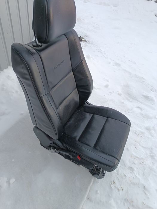 Сидіння Водія з Джип Гранд Чироккі Водітельська  СидухаБус