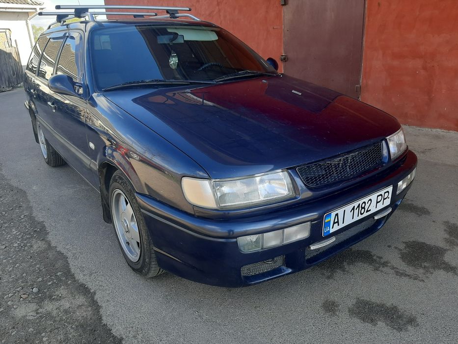 Фольцваген Б4 синій