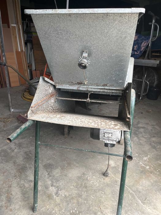 Tarara em chapa de zinco 220V