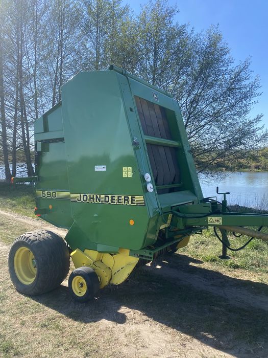 Prasa Rolująca JOHN DEERE 590 - Sznurek . Sprowadzona