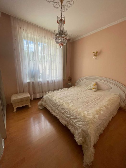 Чудовий будинок на Фонтані. Поруч з морем. 10 ст. Фонтану.