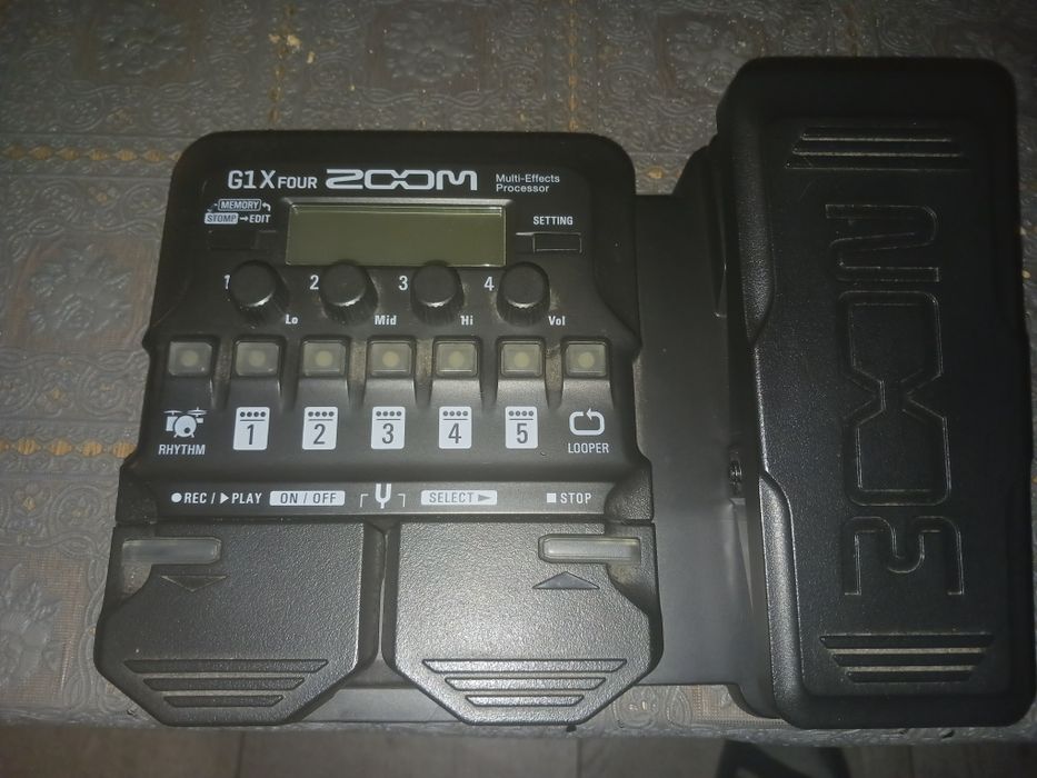 Multiefekt Zoom G1X four