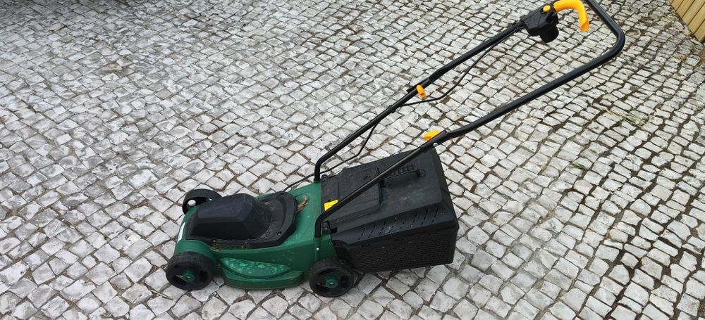 Máquina corta relva elétrica
