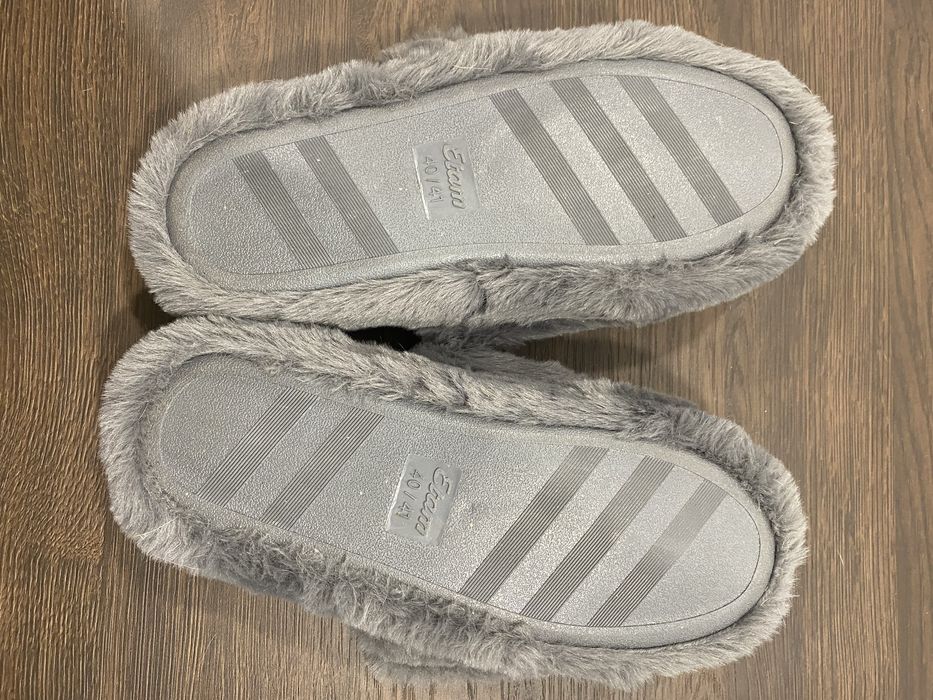 Puchate kapcie 40/41 marki Etam