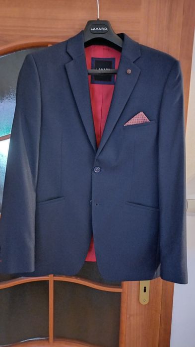 Garnitur męski dla szczupłego chłopca