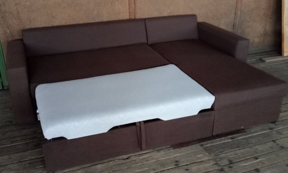 Диван. Меблі. Розкладний диван
