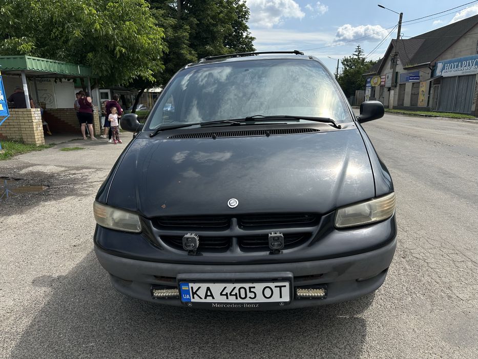 Продам Автомобіль Chrysler Voyager  з 2.5-літровим дизельним двигуном