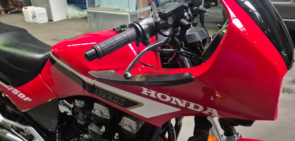 Honda cbx 750  7galo