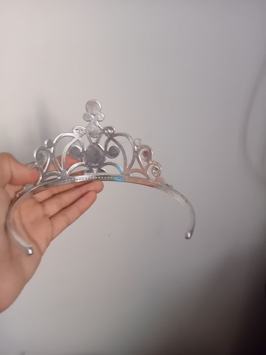 4 tiaras/coroas para crianças
