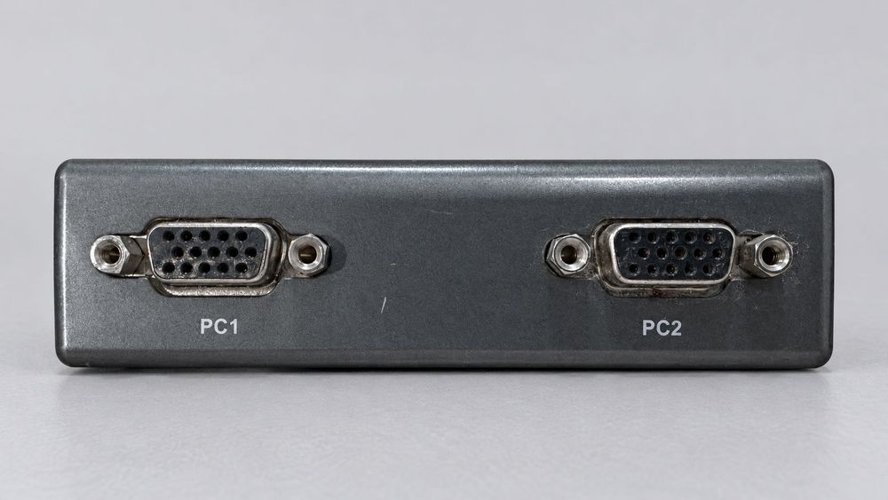 Switch KVM D-Link DKVM-2K - 2 computadores - VGA e PS/2