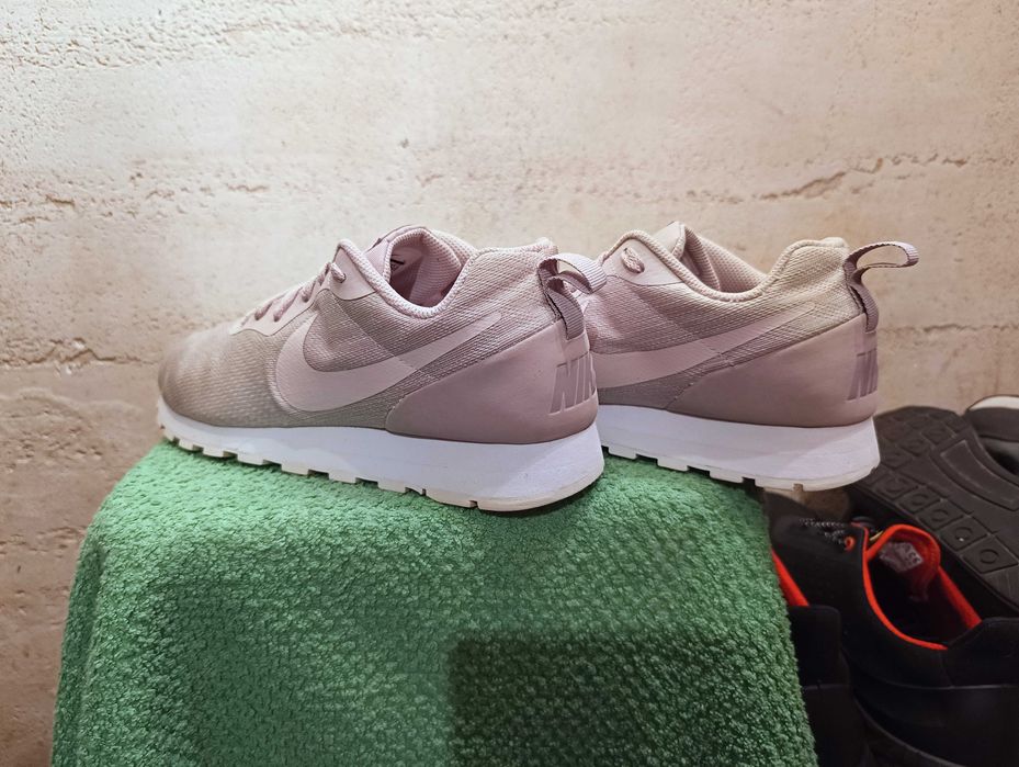 Damskie sneakersy NIKE MD RUNNER 2 ENG MESH r.42.5 stan bardzo dobry