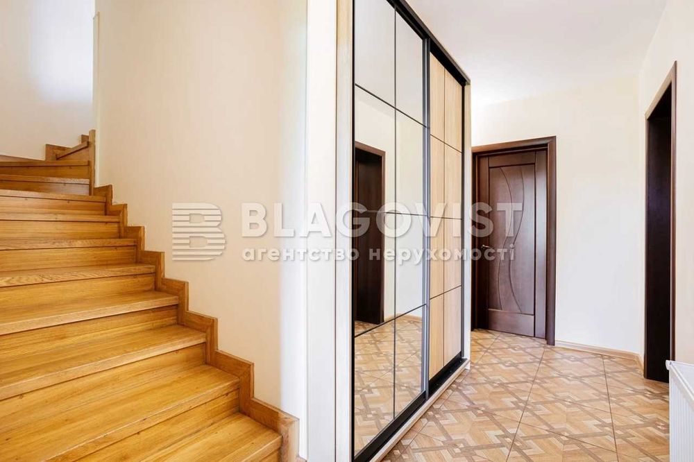 село Любимовка - дом 212 м кв  на 15 сотоках