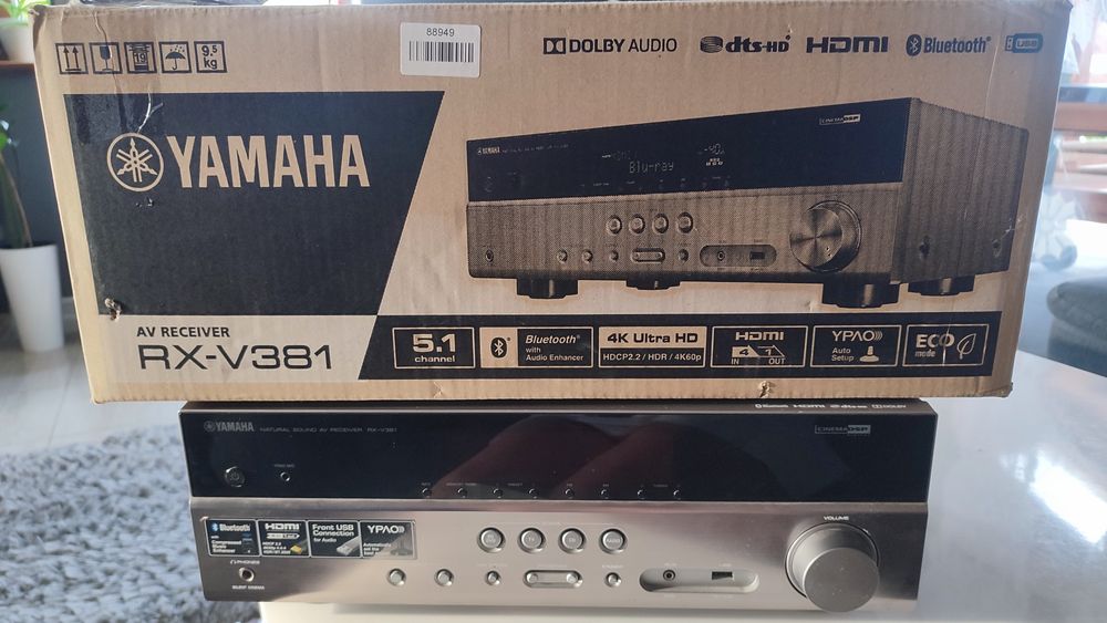 Amplituner Audio- Video