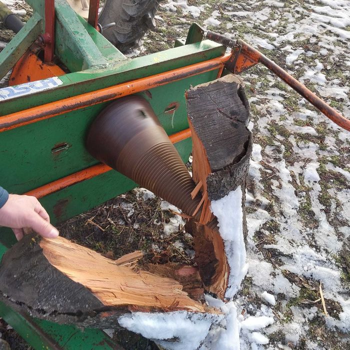 Łuparka świdrowa rębak do drewna POSCH