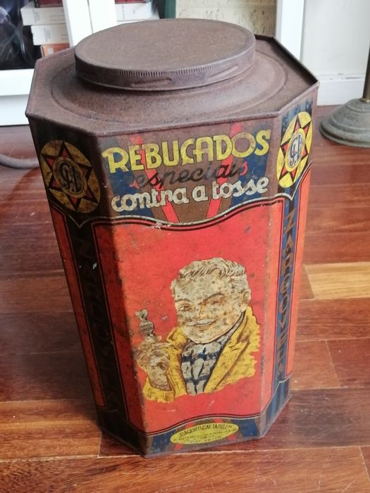 Lata antiga muito grande de rebuçados da tosse.
