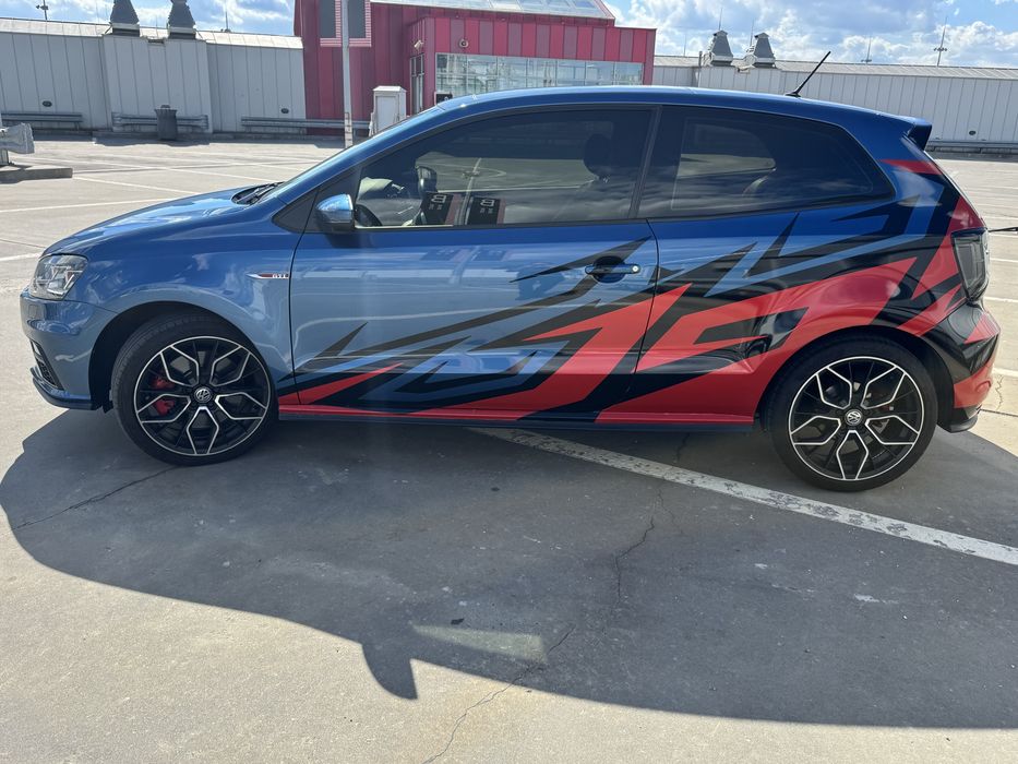 Volkswagen Polo 2015 VIN WVWZZZ6RZGY072750 фото оголошення 2 з 8