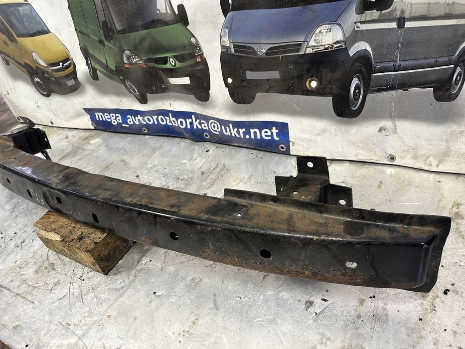 Підсилювач переднього бампера Renault Trafic Opel Vivaro 2/2001-2006