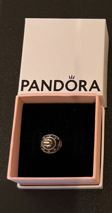 Pandora - conta bolo de casamento