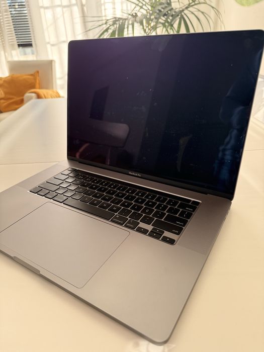 MacBook Pro 16 pol (2019) i7 16GB 512SSD