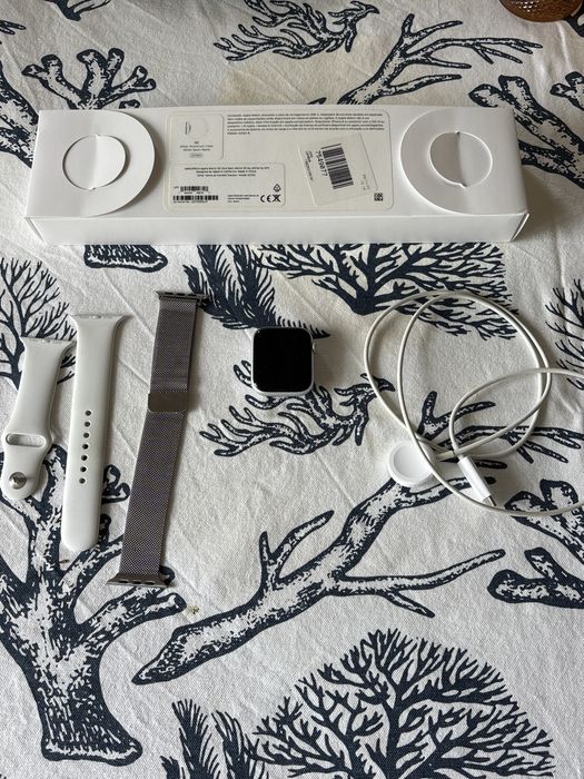 Apple Watch SE 44mm Silver Aluminum – Excelente estado