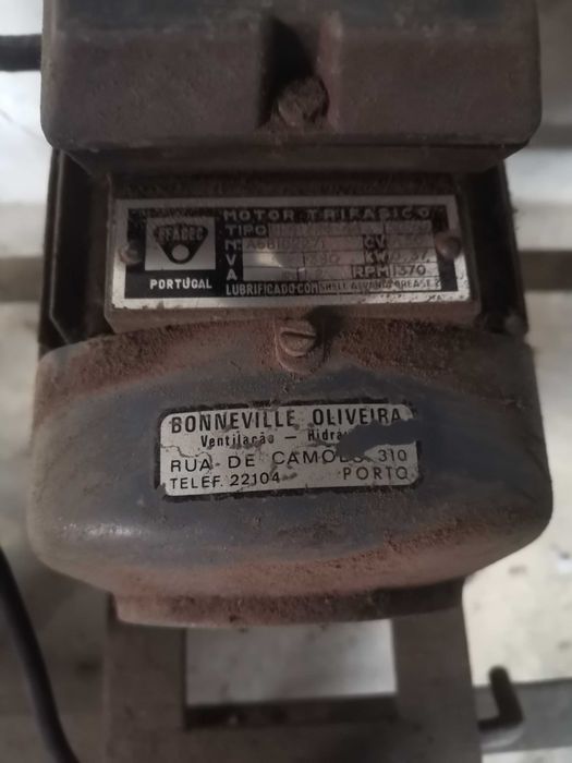 Carrinho de Puxar Fio, antigo, com motor elétrico - Ourives