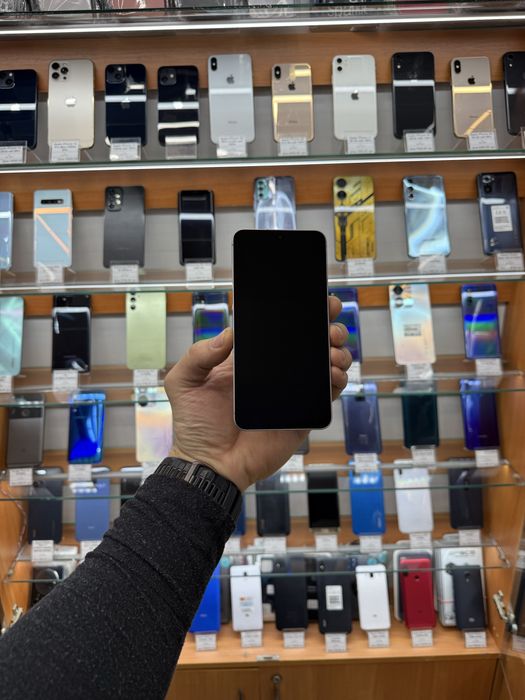 Samsung S25 12/128gb  10/10 гарний стан