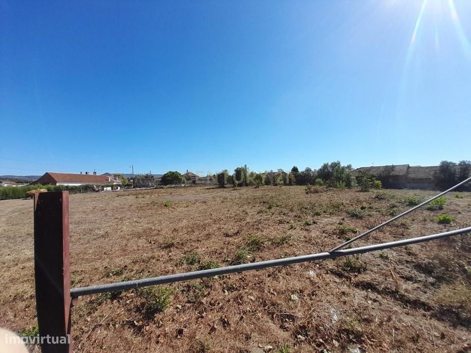 Venda De Terreno Urbano Em Boa Localização