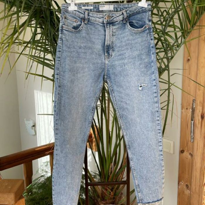 Женские джинсы мом