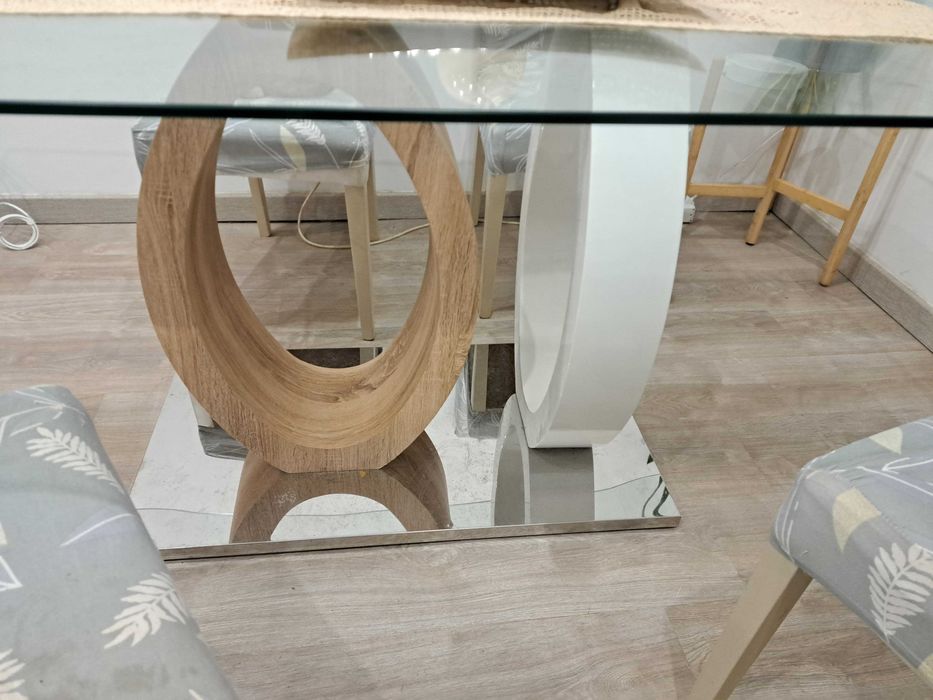 Mesa de jantar de vidro + cadeiras